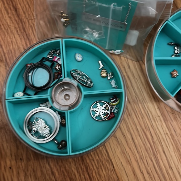 Origami owl case and mystery bundle - Picture 6 of 7